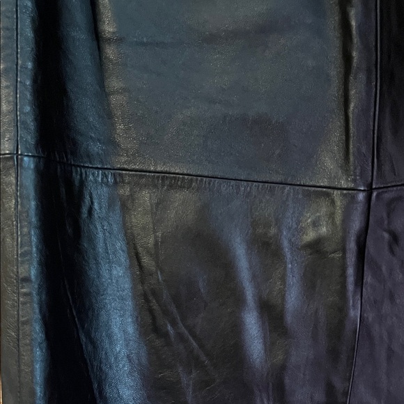 Jaclyn Smith Black Leather Skirt - Picture 6 of 8